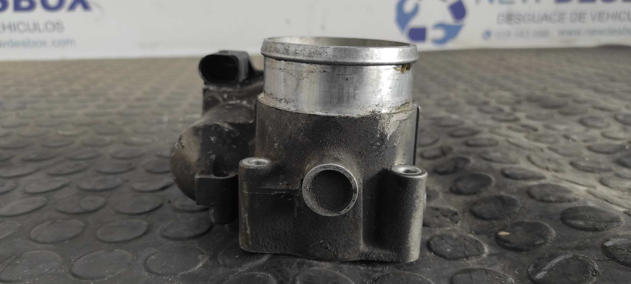 CAJA MARIPOSA VOLKSWAGEN PASSAT BERLINA (3B3) - vista 4