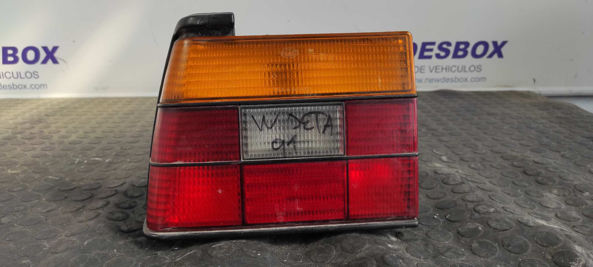 PILOTO TRASERO IZQUIERDO VOLKSWAGEN JETTA (165/167)