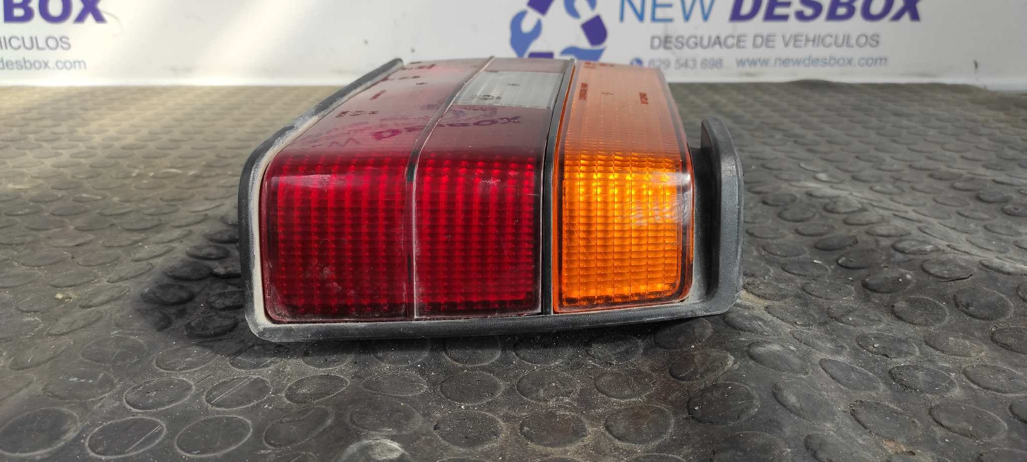 PILOTO TRASERO DERECHO VOLKSWAGEN JETTA (165/167) - vista 3