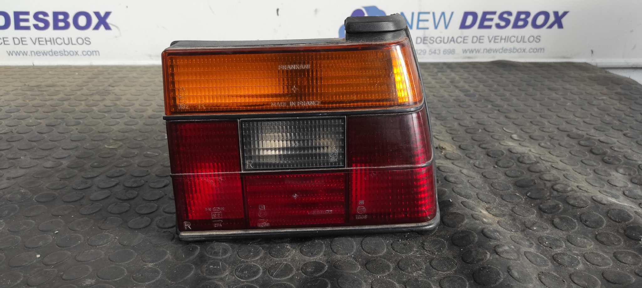 PILOTO TRASERO DERECHO VOLKSWAGEN JETTA (165/167)