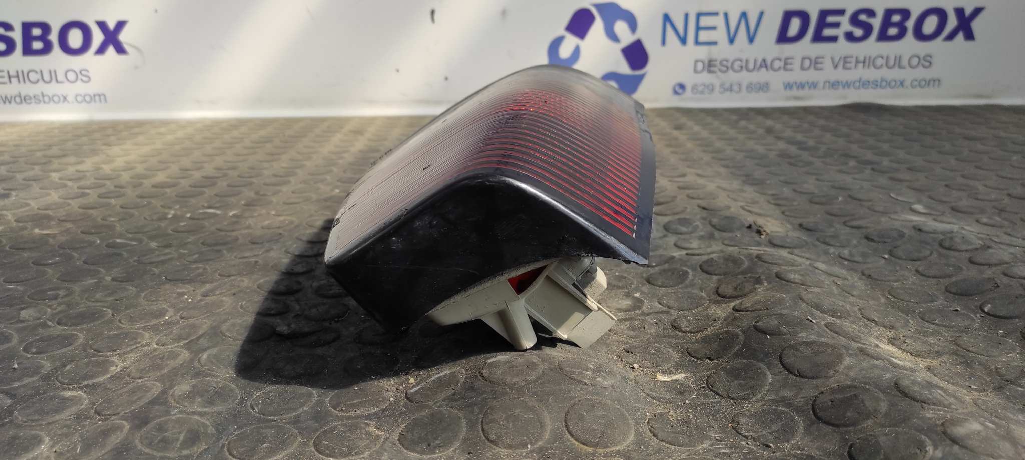 PILOTO TRASERO IZQUIERDO OPEL KADETT E - vista 2