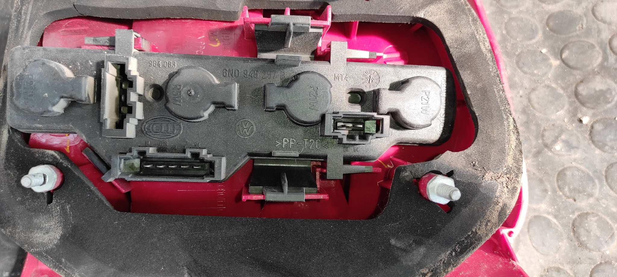 PILOTO TRASERO IZQUIERDO VOLKSWAGEN POLO BERLINA (6N2) - vista 6