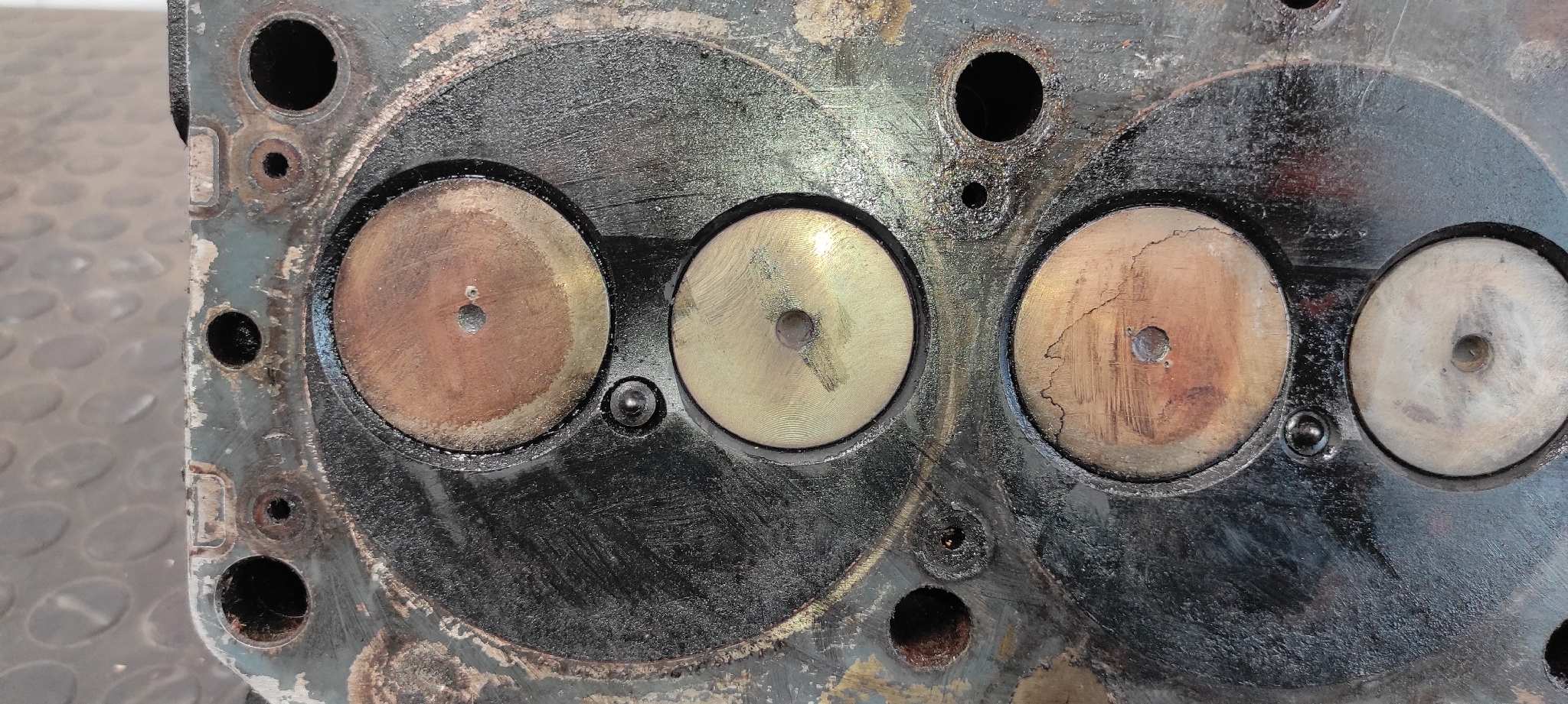 CULATA NISSAN CABSTAR E - vista 3