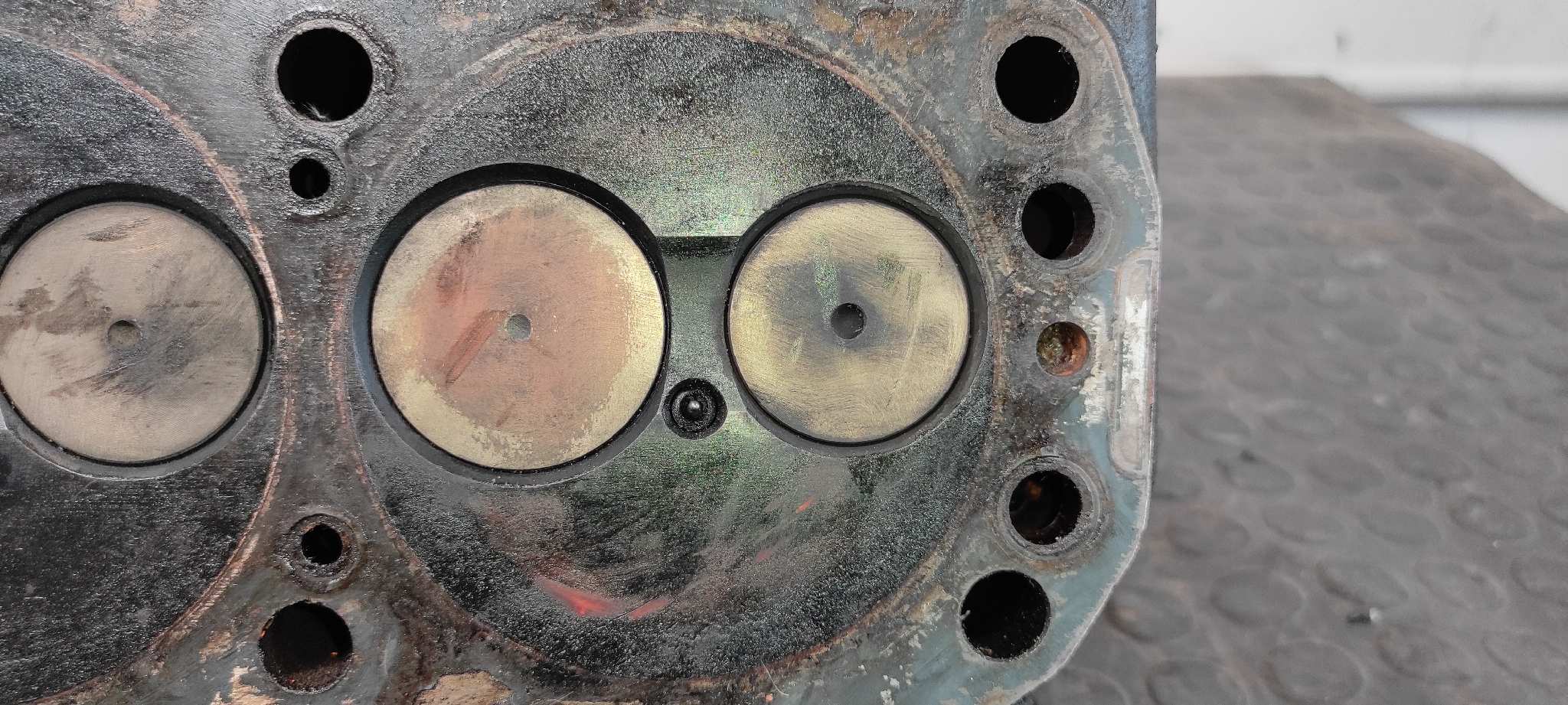 CULATA NISSAN CABSTAR E - vista 9