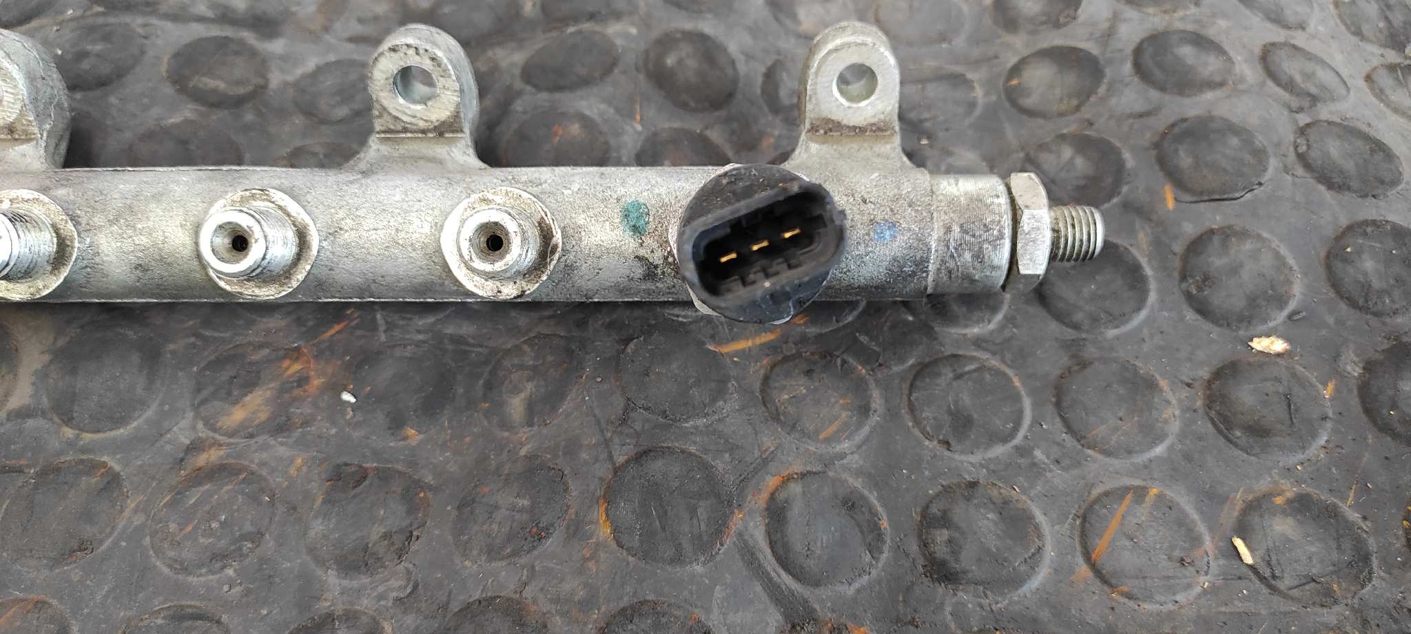 RAMPA INYECTORA RENAULT MASTER II PHASE 2 COMBI - vista 3