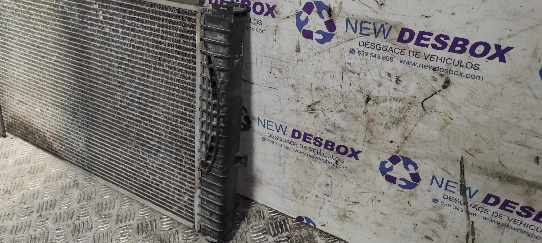 RADIADOR AGUA VOLKSWAGEN PASSAT BERLINA (3B2) - vista 4