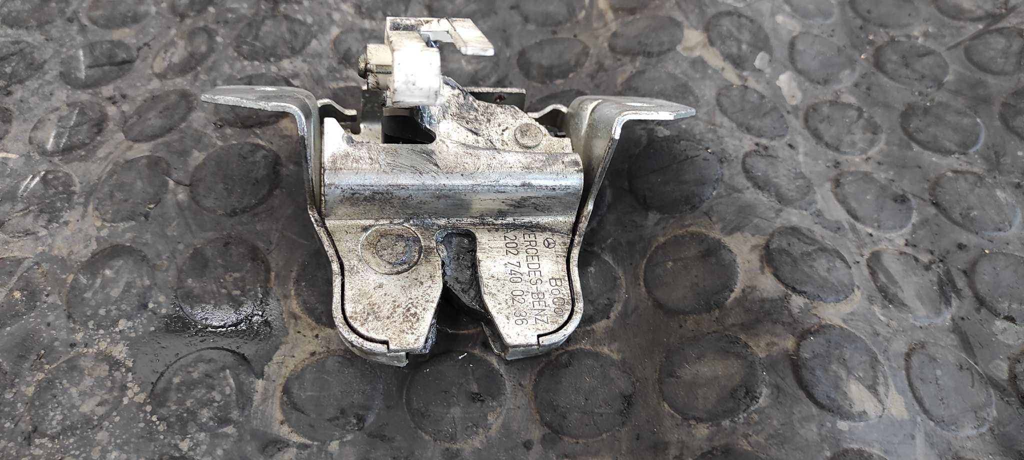 CERRADURA MALETERO / PORTON MERCEDES-BENZ CLASE C (W202) BERLINA - vista 3