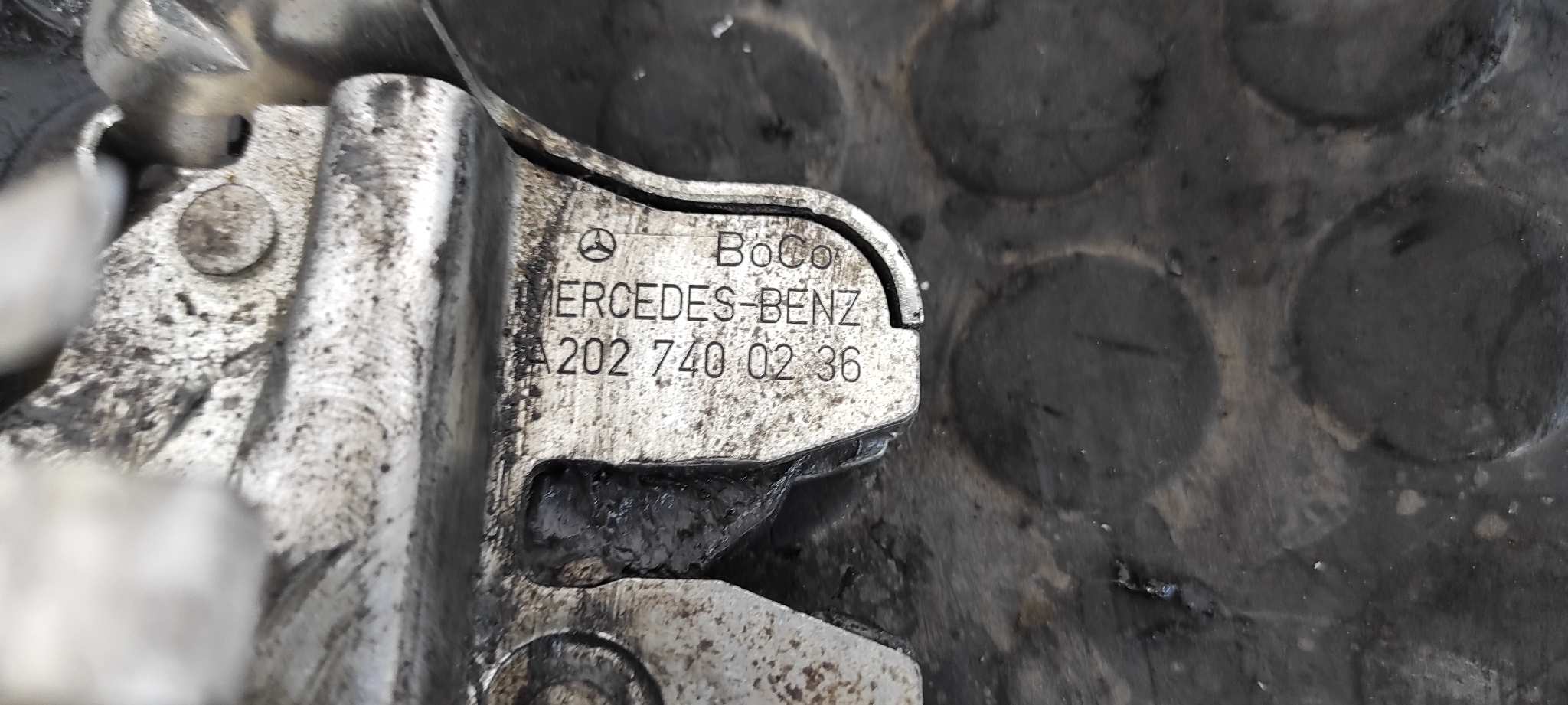 CERRADURA MALETERO / PORTON MERCEDES-BENZ CLASE C (W202) BERLINA - vista 2