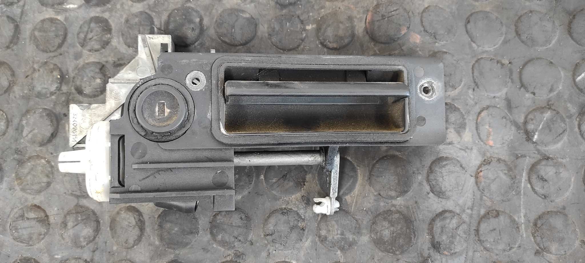 MANETA EXTERIOR PORTON MERCEDES-BENZ CLASE C (W202) BERLINA