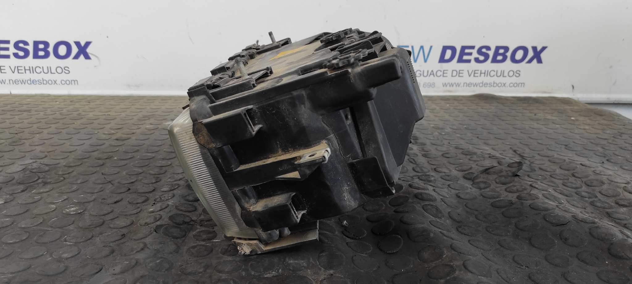 FARO IZQUIERDO BMW SERIE 7 (E38) - vista 4