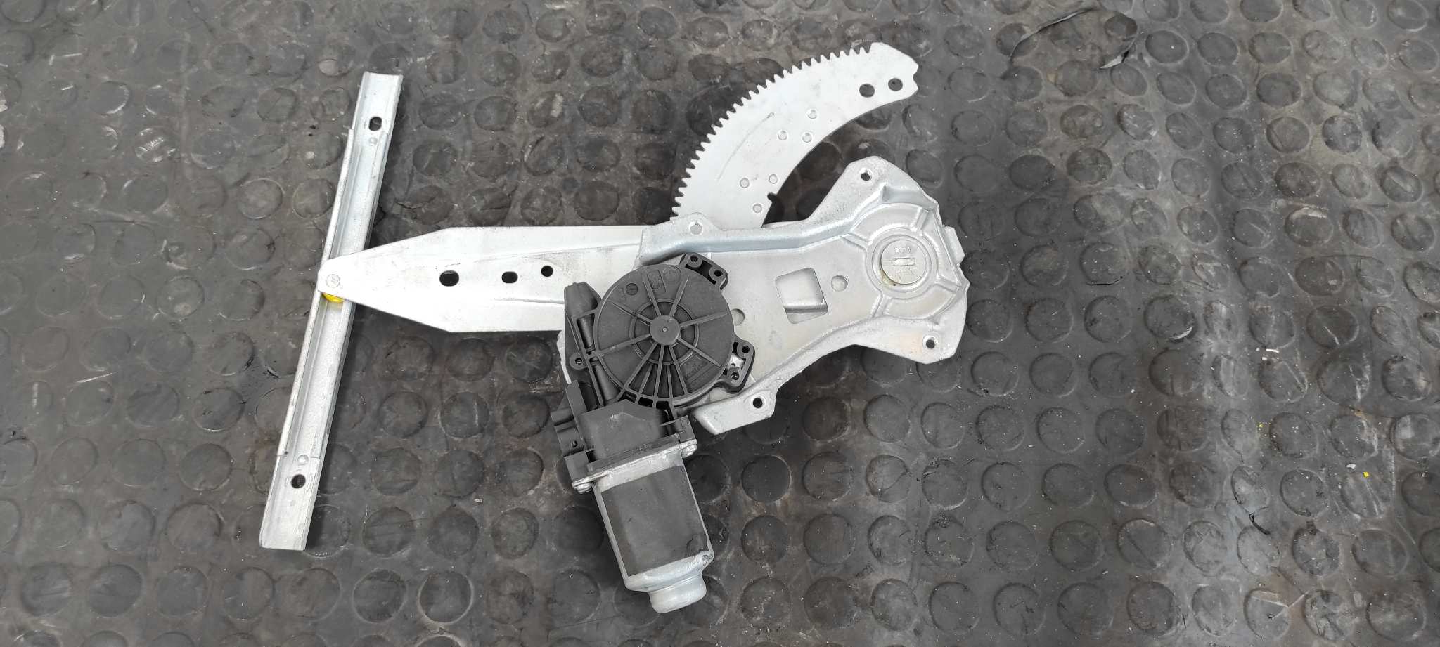 ELEVALUNAS TRASERO DERECHO NISSAN NOTE (E11E)