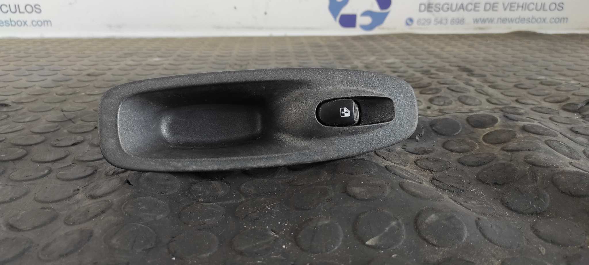 MANDO ELEVALUNAS DELANTERO DERECHO HYUNDAI ACCENT (LC)