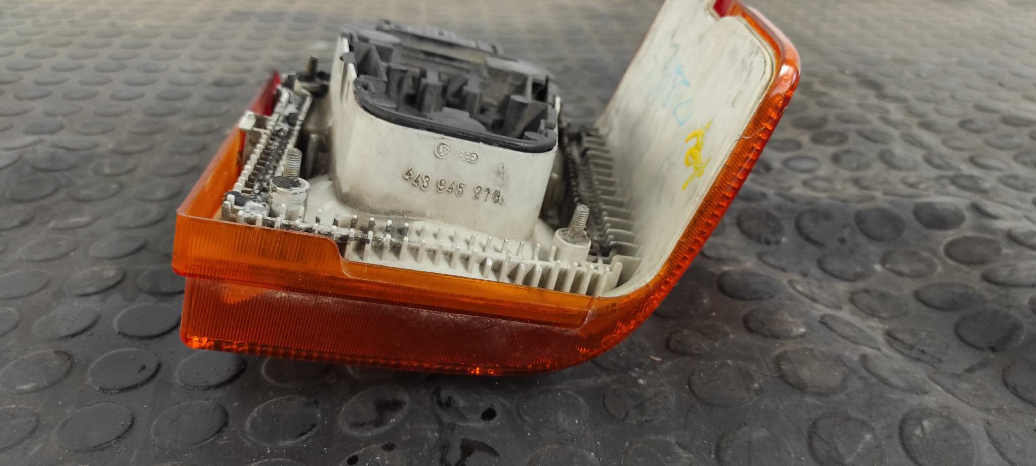 PILOTO TRASERO DERECHO AUDI 100 BERLINA (C4) - vista 4