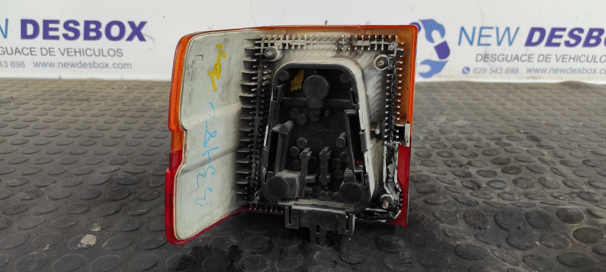 PILOTO TRASERO DERECHO AUDI 100 BERLINA (C4) - vista 3