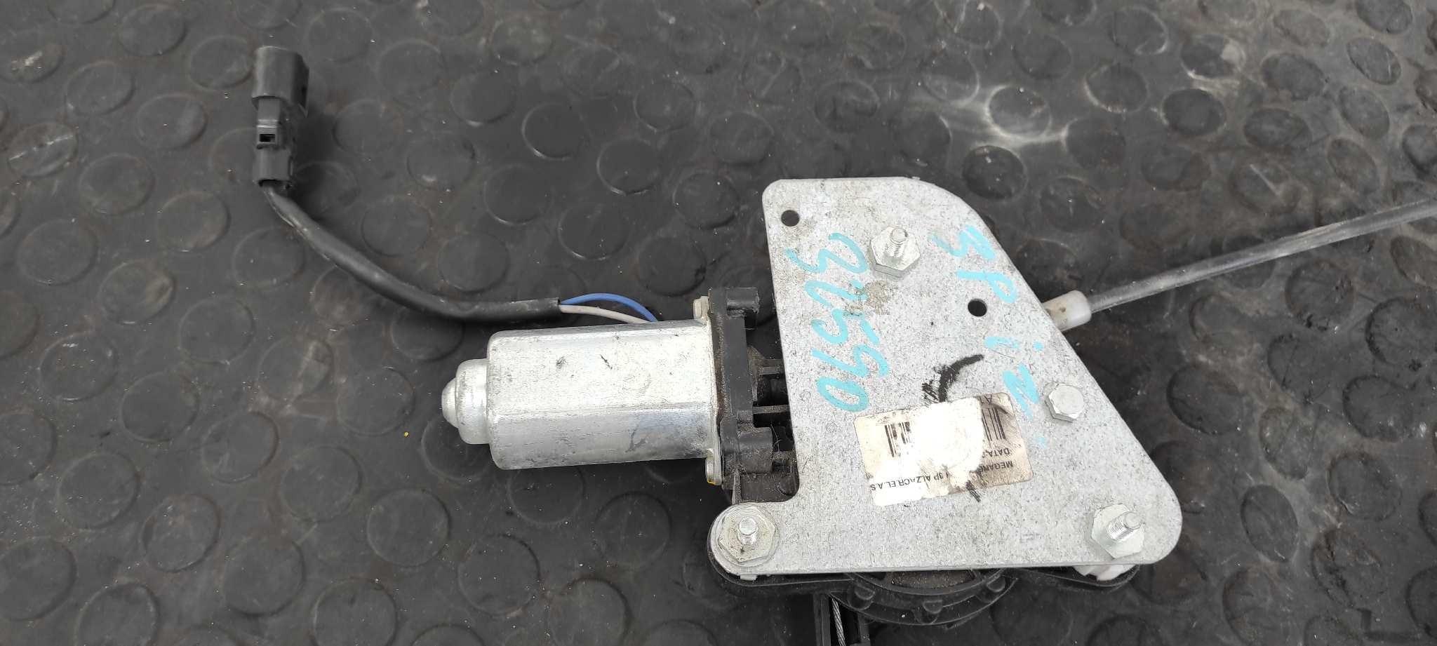 ELEVALUNAS DELANTERO IZQUIERDO RENAULT MEGANE I COACH/COUPE (DA0) - vista 3