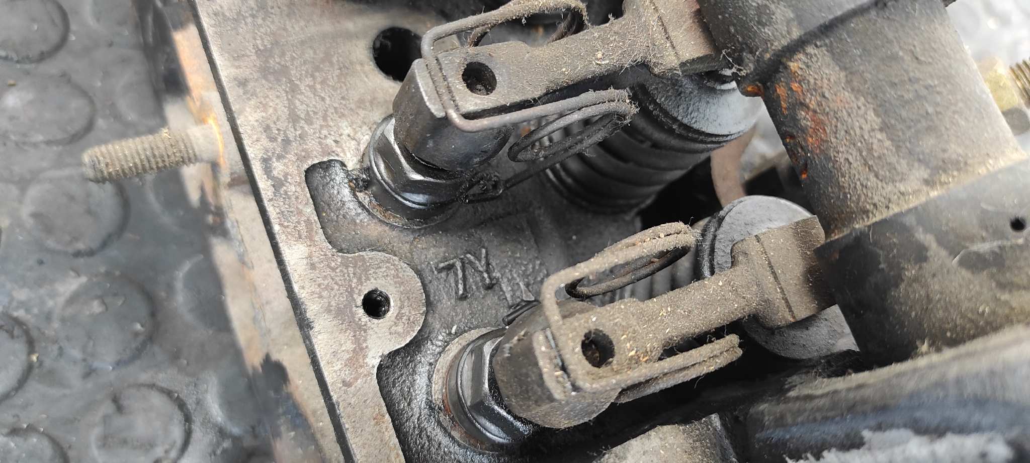 CULATA ISUZU VAN MIDI - vista 2