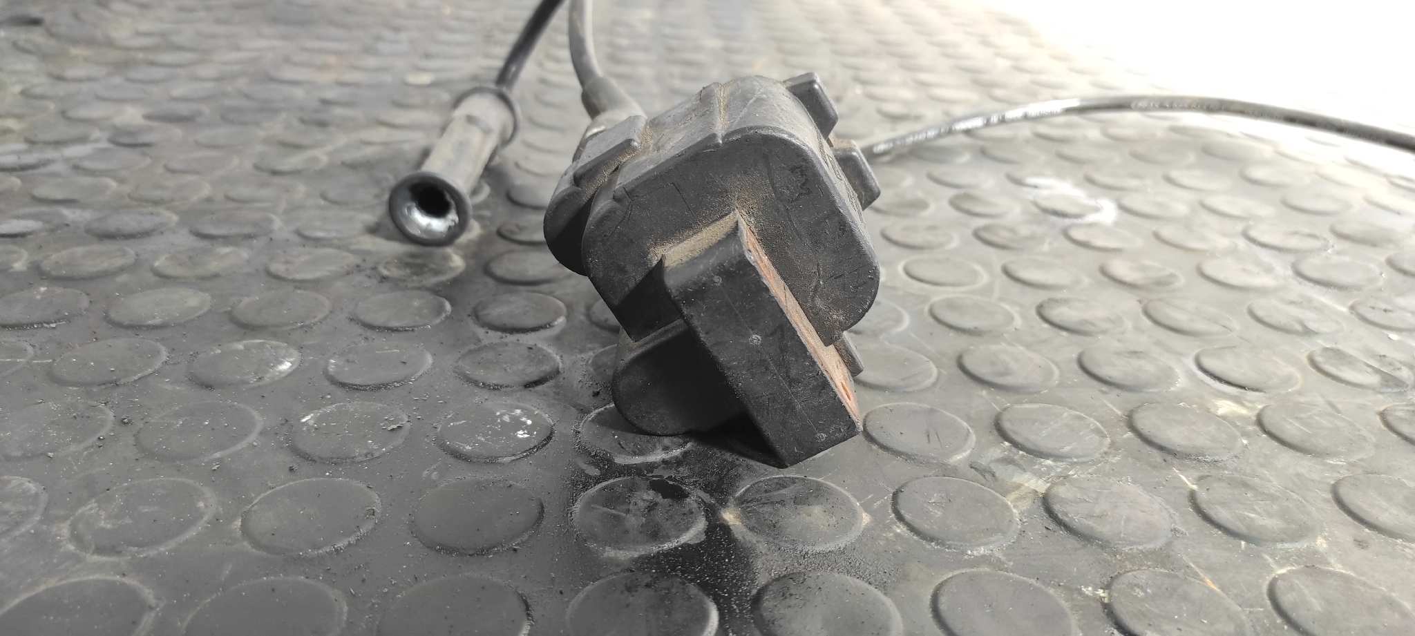 BOBINA ENCENDIDO RENAULT MEGANE I CLASSIC (LA0) - vista 3