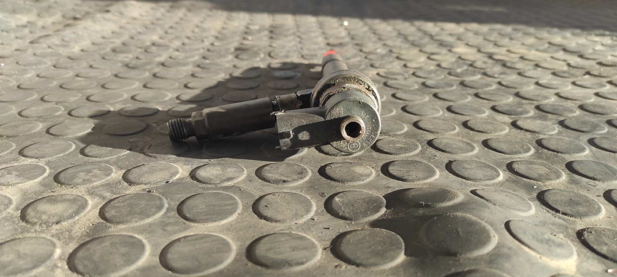 INYECTOR OPEL ASTRA GTC - vista 4