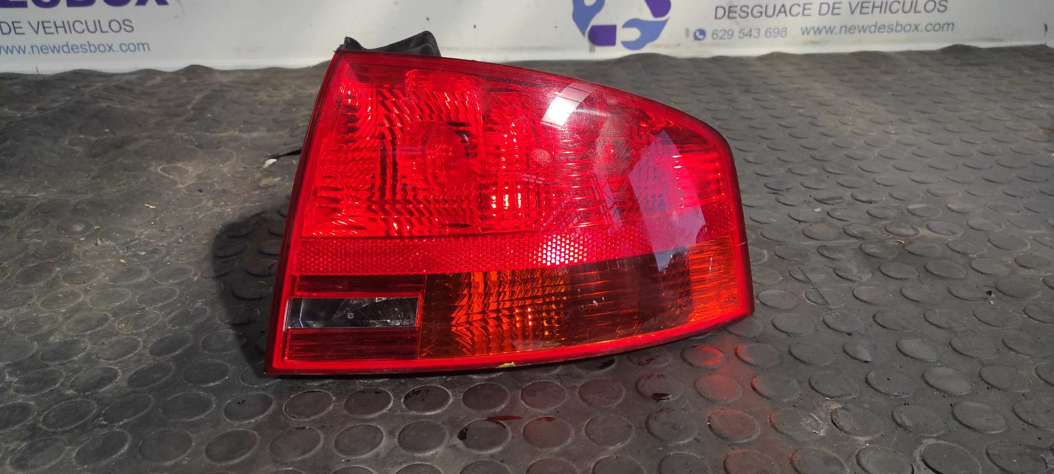 PILOTO TRASERO DERECHO AUDI A4 BERLINA (8E)