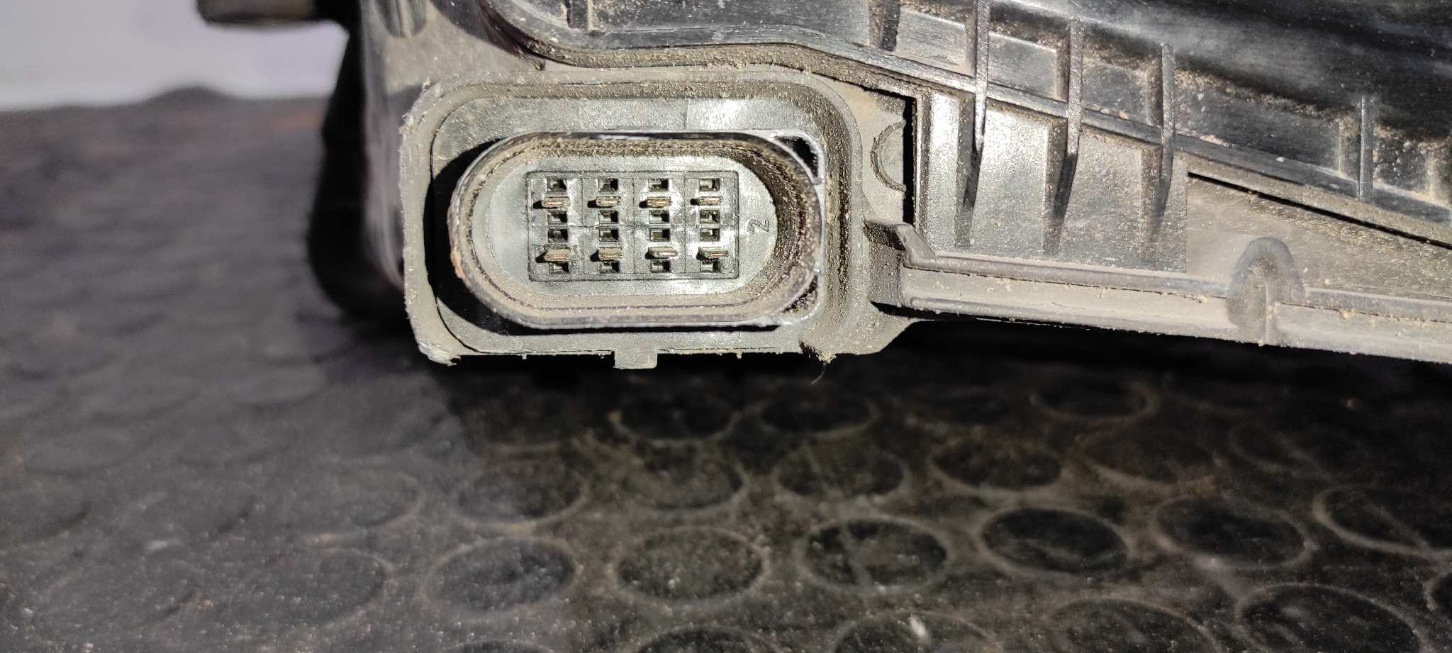 FARO DERECHO SEAT AROSA (6H1) - vista 2