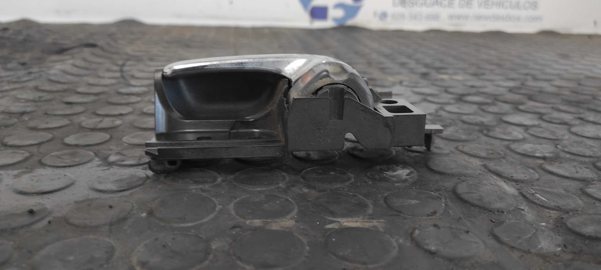 MANETA INTERIOR DELANTERA IZQUIERDA TOYOTA AVENSIS BERLINA (T25) - vista 2