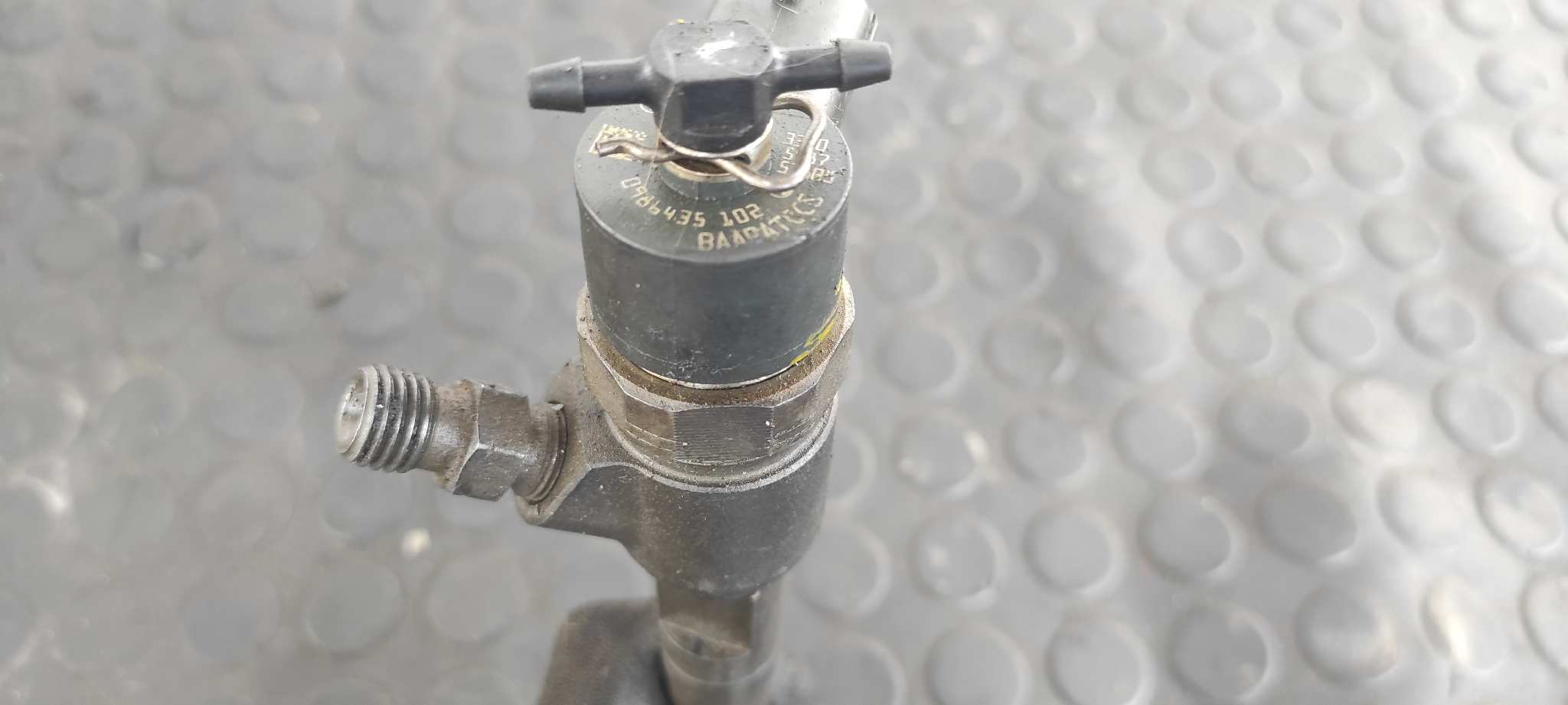 INYECTOR OPEL CORSA D - vista 2