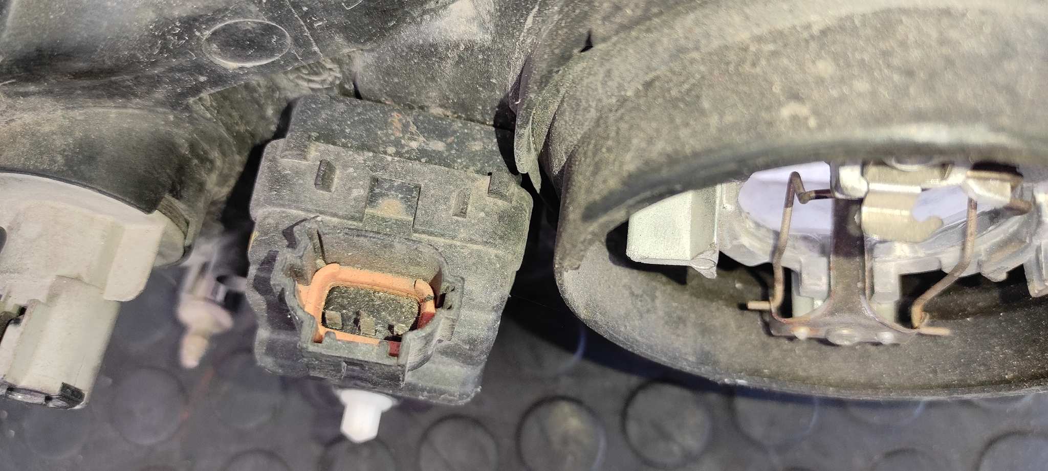 FARO IZQUIERDO NISSAN MICRA (K11) - vista 3