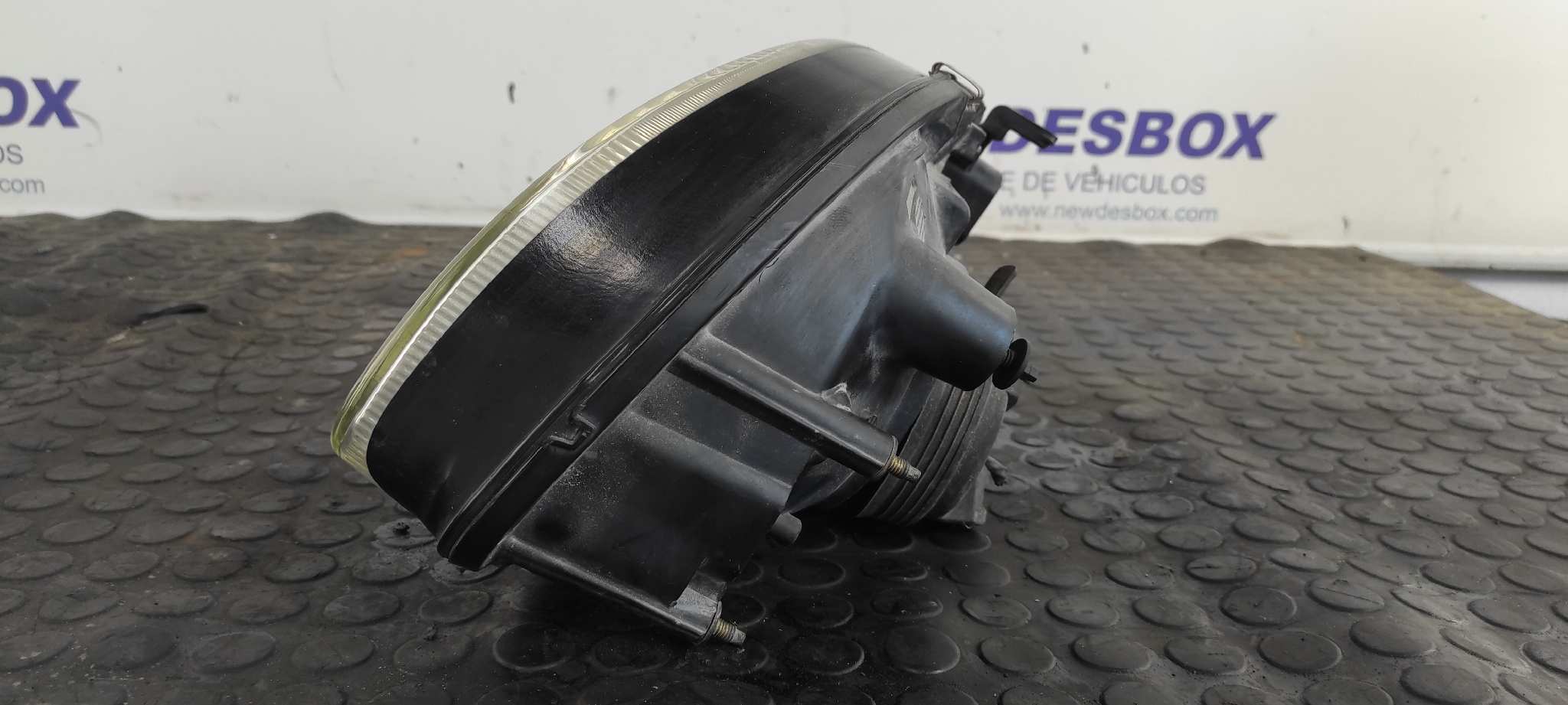 FARO DERECHO NISSAN MICRA (K11) - vista 3