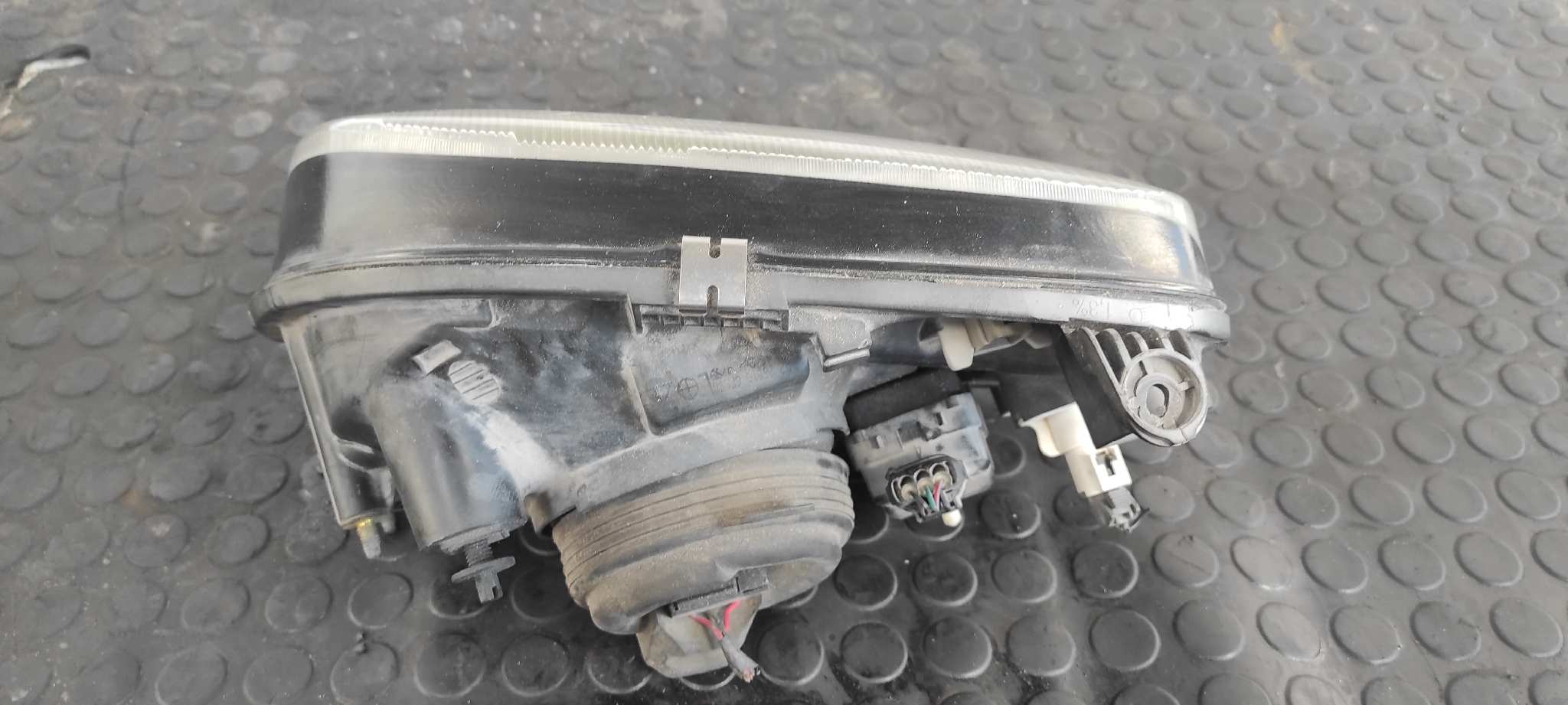 FARO DERECHO NISSAN MICRA (K11) - vista 4