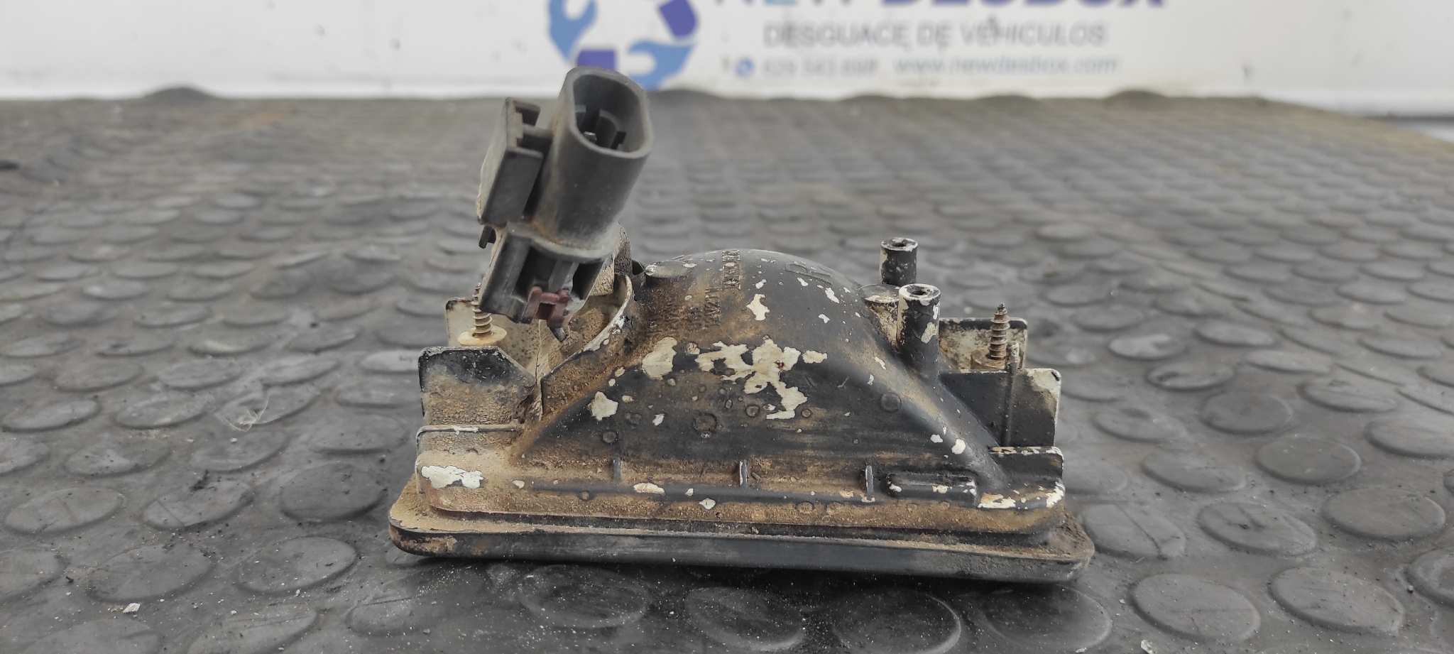 FARO ANTINIEBLA TRASERO DERECHO NISSAN PATROL (K/W160) - vista 5