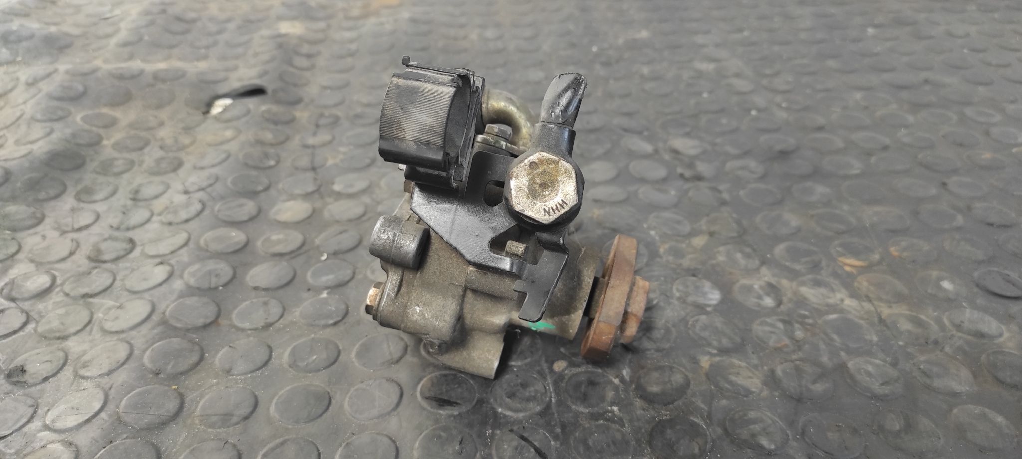 BOMBA DIRECCION VOLKSWAGEN GOLF IV BERLINA (1J1) - vista 5