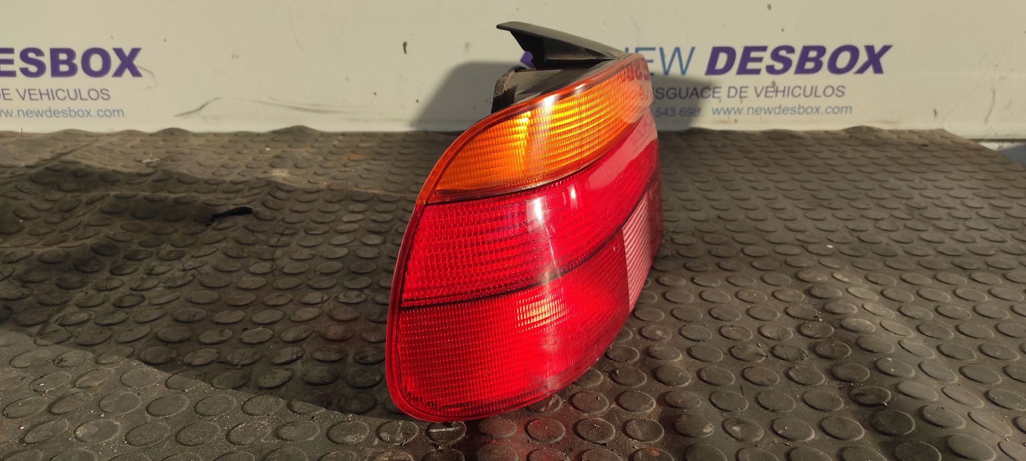 PILOTO TRASERO IZQUIERDO BMW SERIE 5 BERLINA (E39) - vista 4