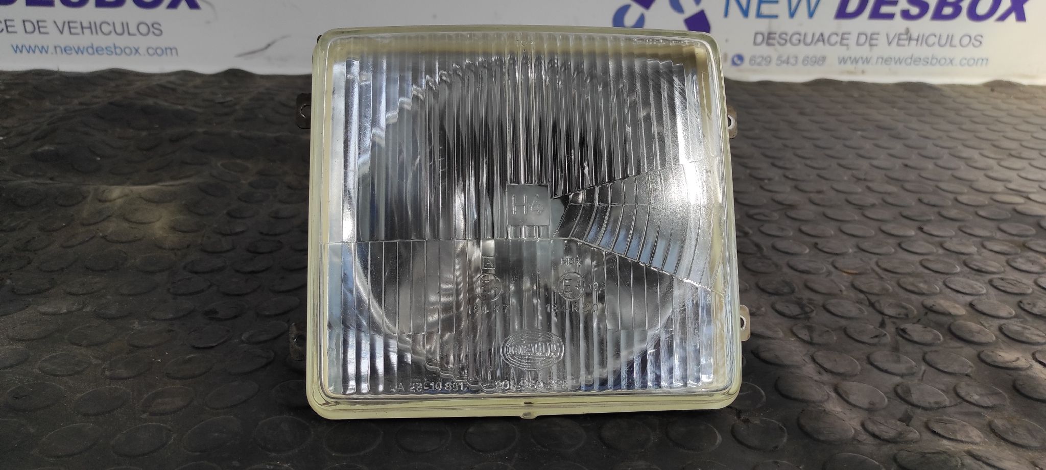 FARO IZQUIERDO MERCEDES MB 100