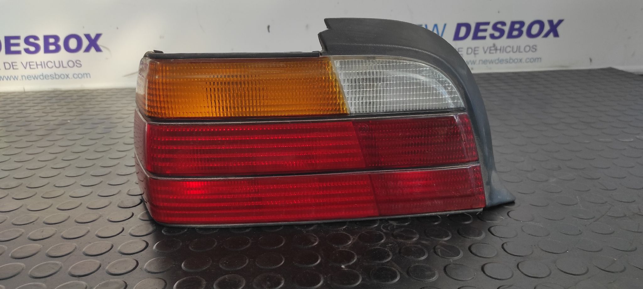 PILOTO TRASERO IZQUIERDO BMW SERIE 3 BERLINA (E36)