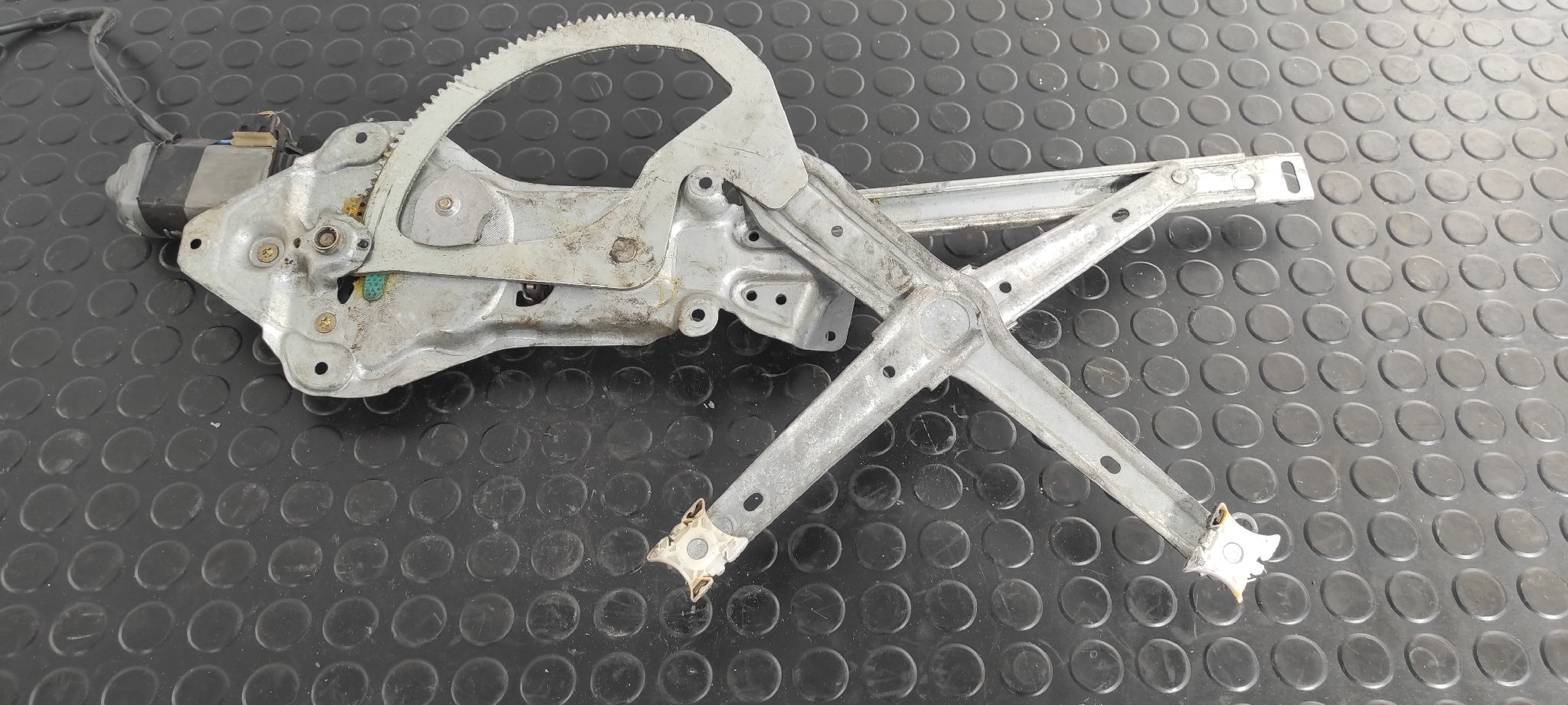 ELEVALUNAS DELANTERO DERECHO BMW SERIE 5 BERLINA (E34) - vista 5