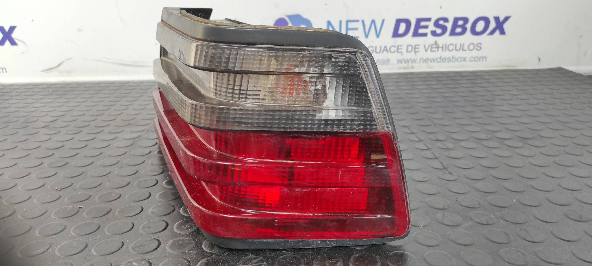 PILOTO TRASERO DERECHO MERCEDES CLASE E (W124) - vista 5