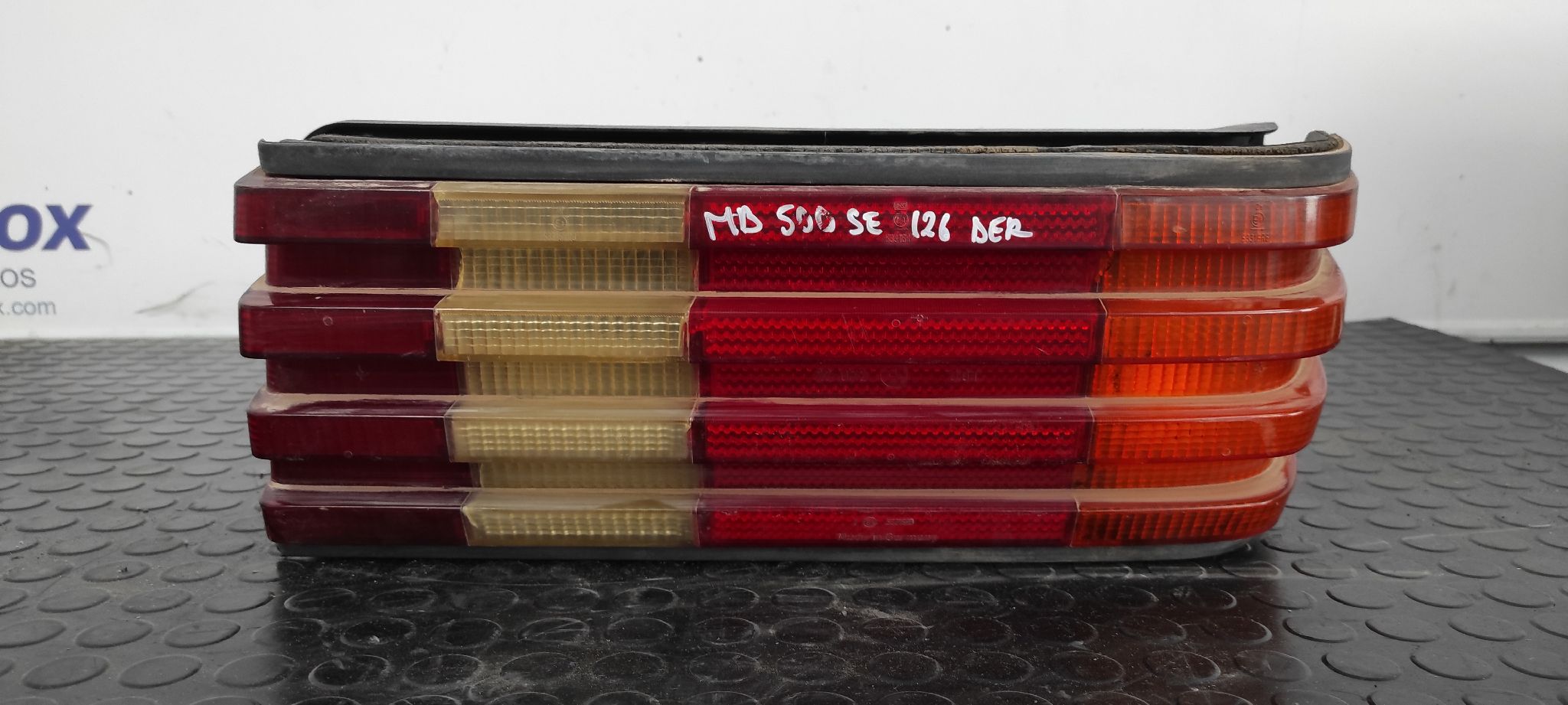 PILOTO TRASERO DERECHO MERCEDES-BENZ CLASE S (W126)