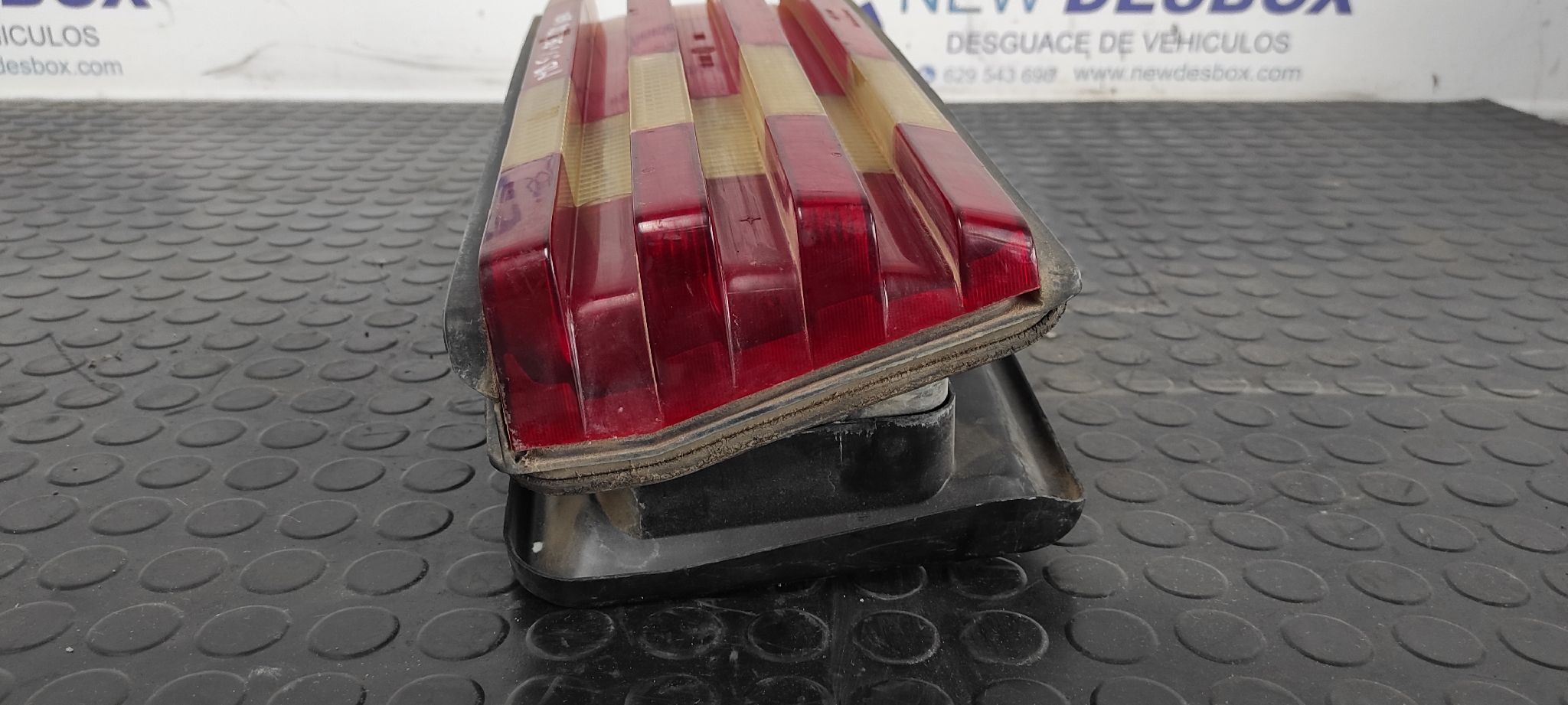 PILOTO TRASERO DERECHO MERCEDES-BENZ CLASE S (W126) - vista 4