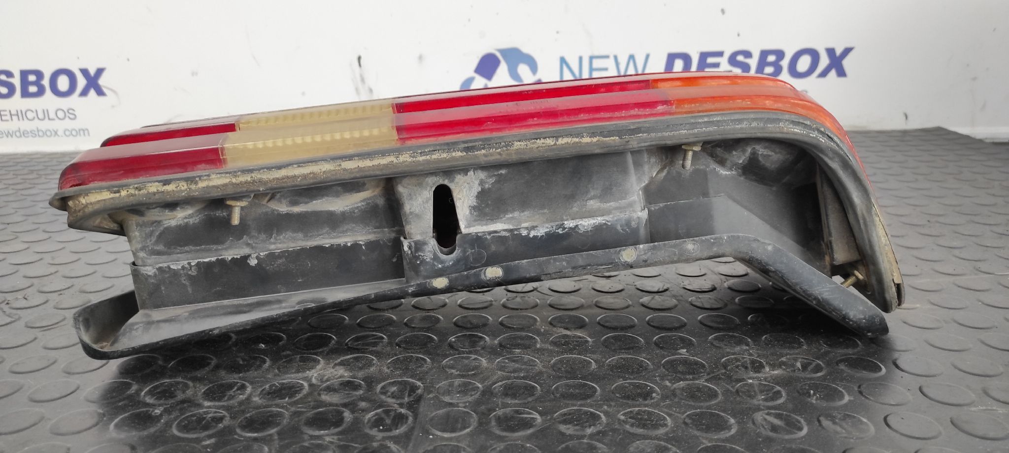 PILOTO TRASERO DERECHO MERCEDES-BENZ CLASE S (W126) - vista 9