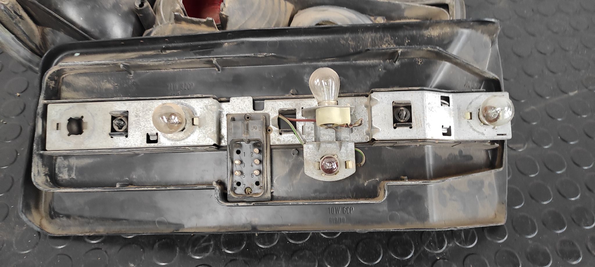 PILOTO TRASERO DERECHO MERCEDES-BENZ CLASE S (W126) - vista 3