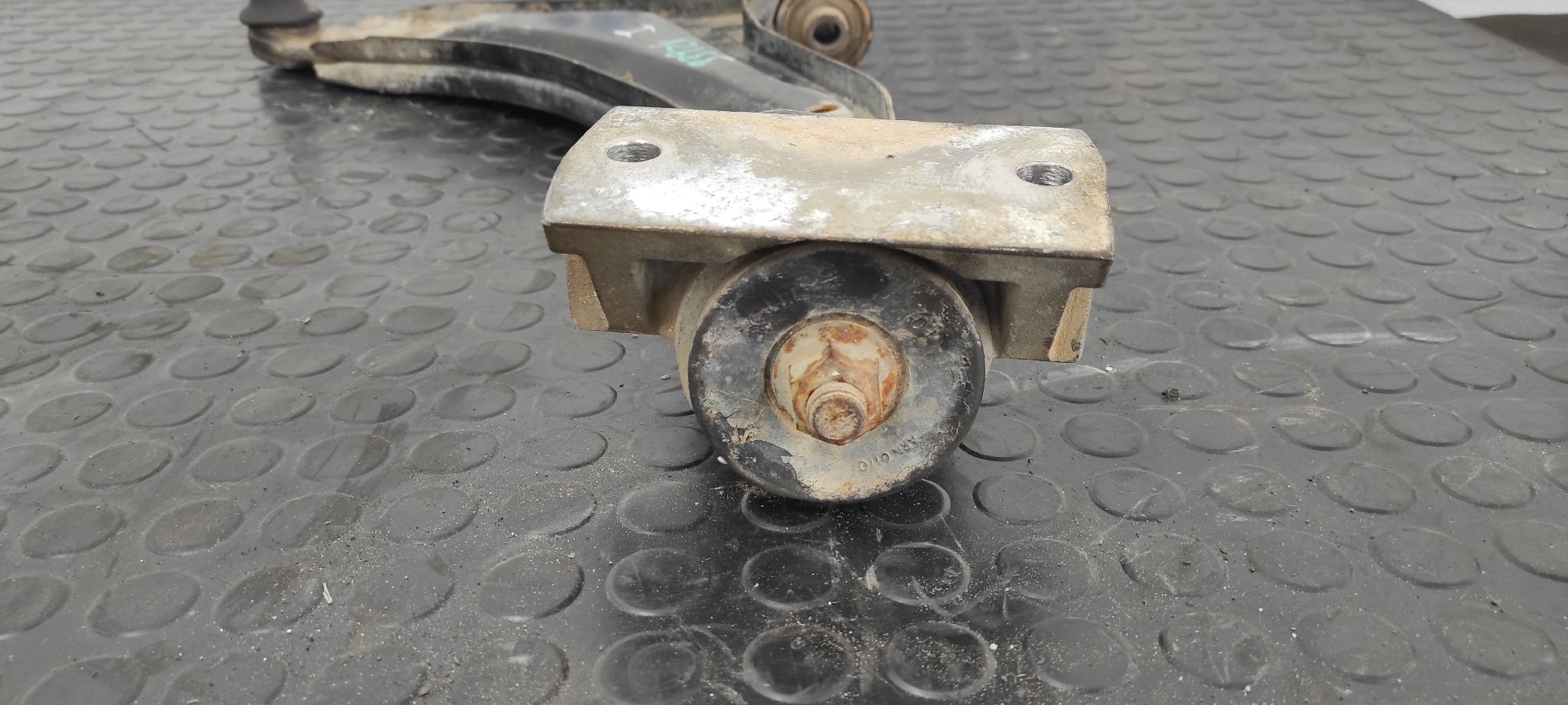 BRAZO IZQUIERDO INFERIOR DELANTERO LAND ROVER FREELANDER (LN) - vista 4