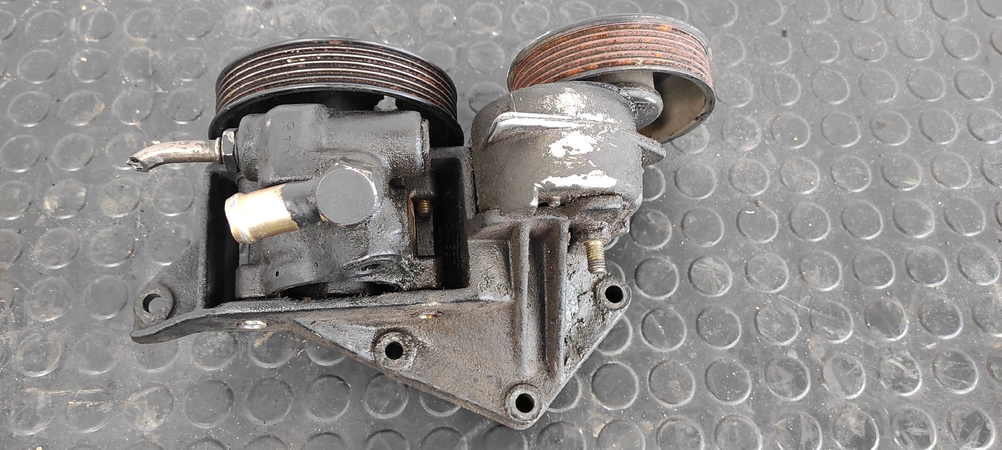 BOMBA DIRECCION FORD PUMA (CCE) - vista 2