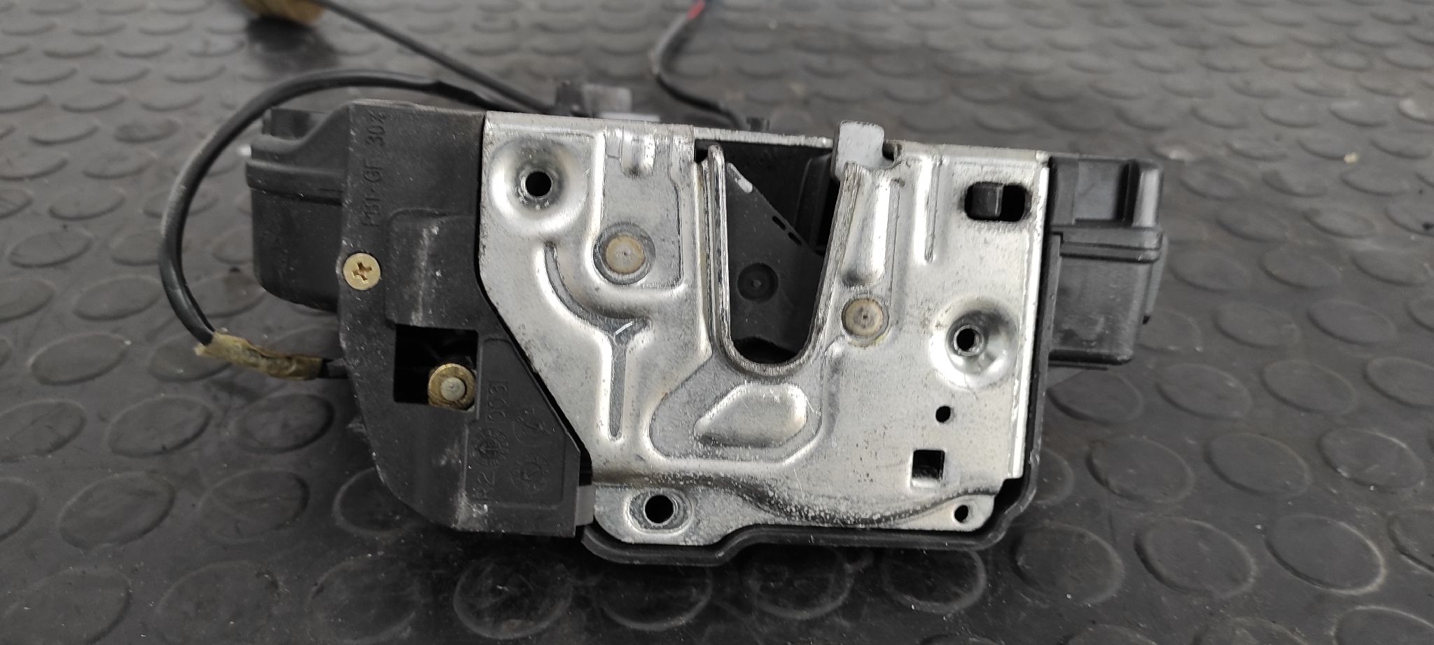 CERRADURA PUERTA TRASERA DERECHA MERCEDES-BENZ CLASE C (W203) BERLINA - vista 3