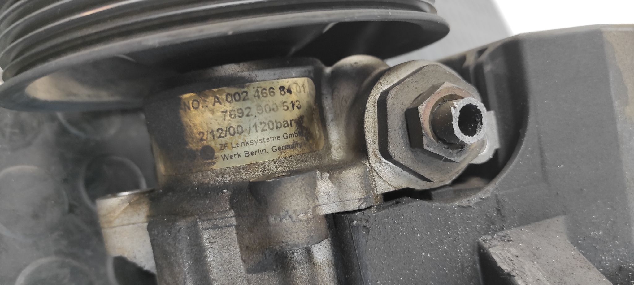 BOMBA DIRECCION MERCEDES-BENZ CLASE C (W203) BERLINA - vista 3