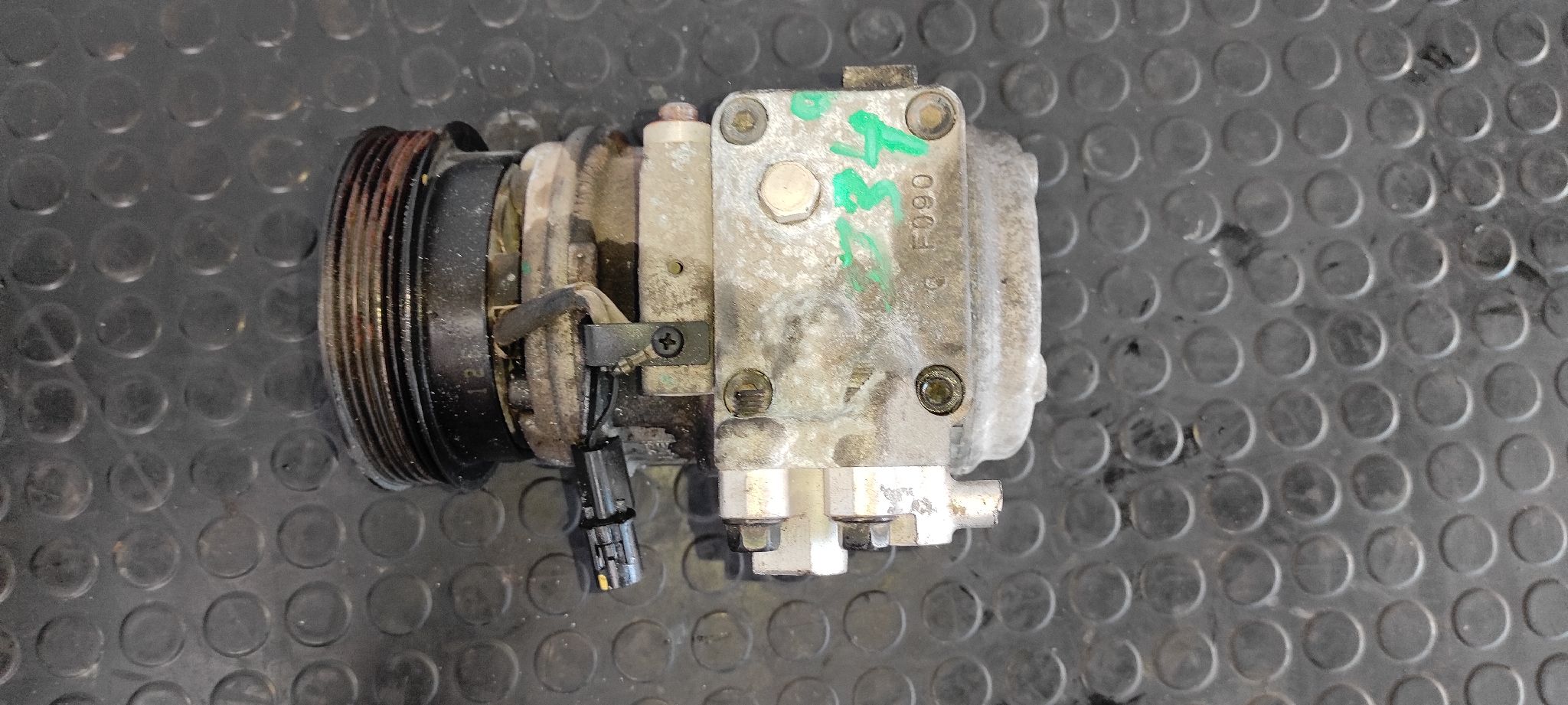 COMPRESOR AIRE ACONDICIONADO HYUNDAI TUCSON (JM) - vista 4