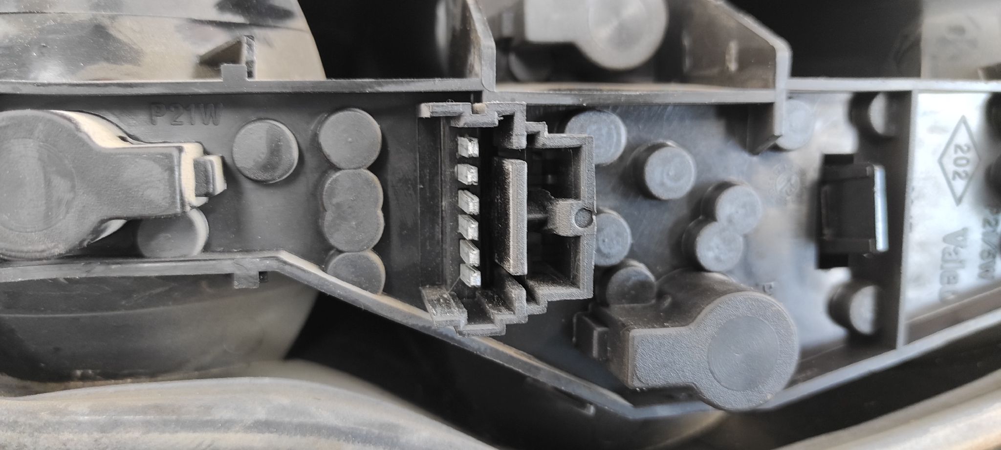 PILOTO TRASERO IZQUIERDO RENAULT LAGUNA II (BG0) - vista 6