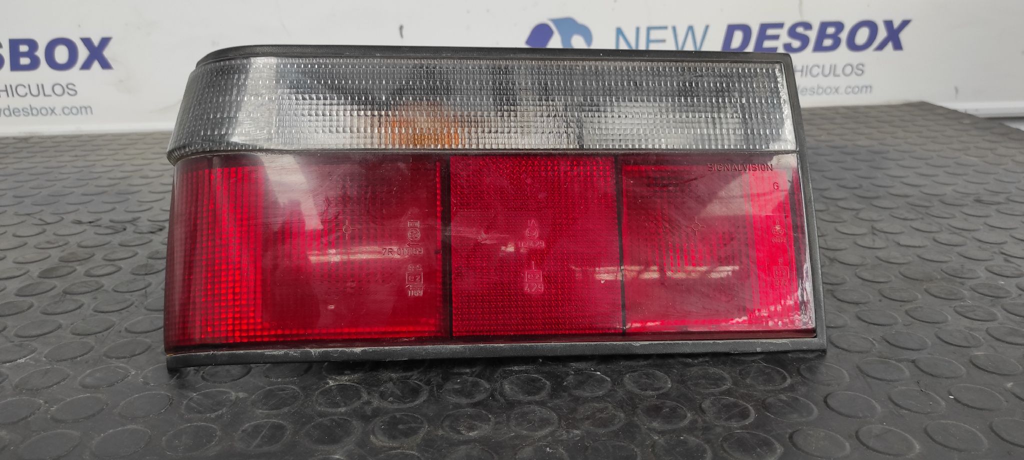 PILOTO TRASERO IZQUIERDO RENAULT 9