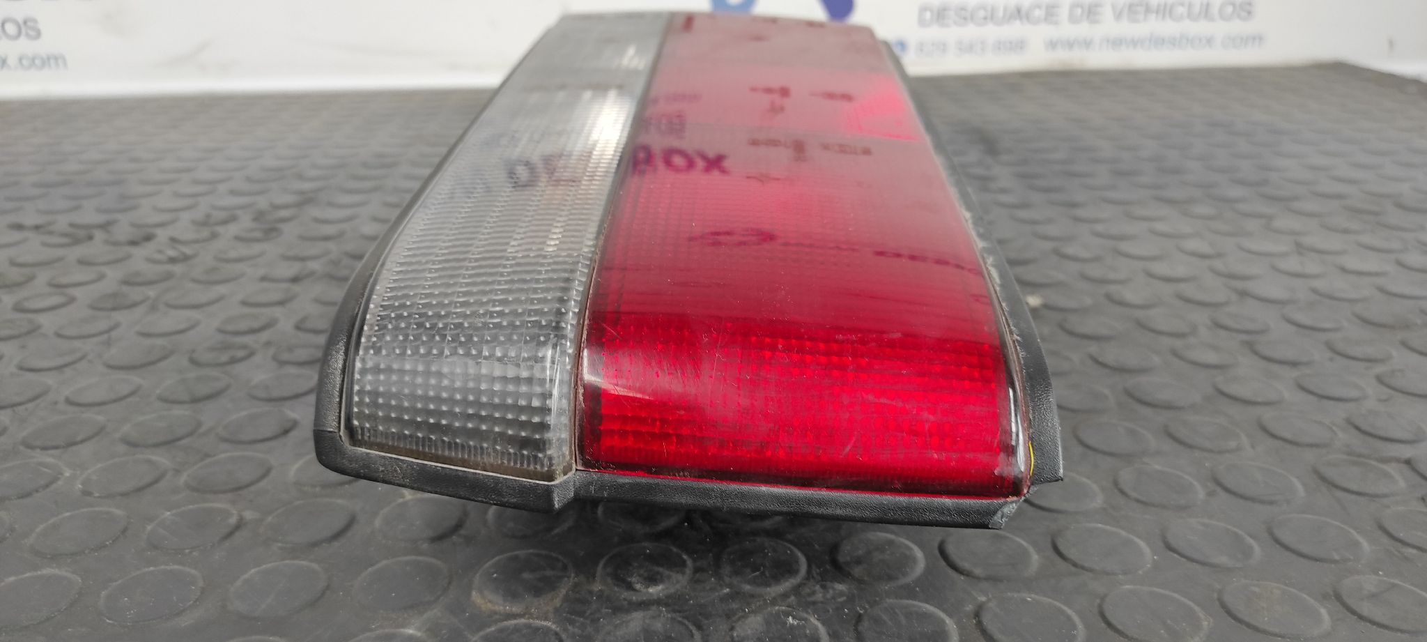 PILOTO TRASERO IZQUIERDO RENAULT 9 - vista 4