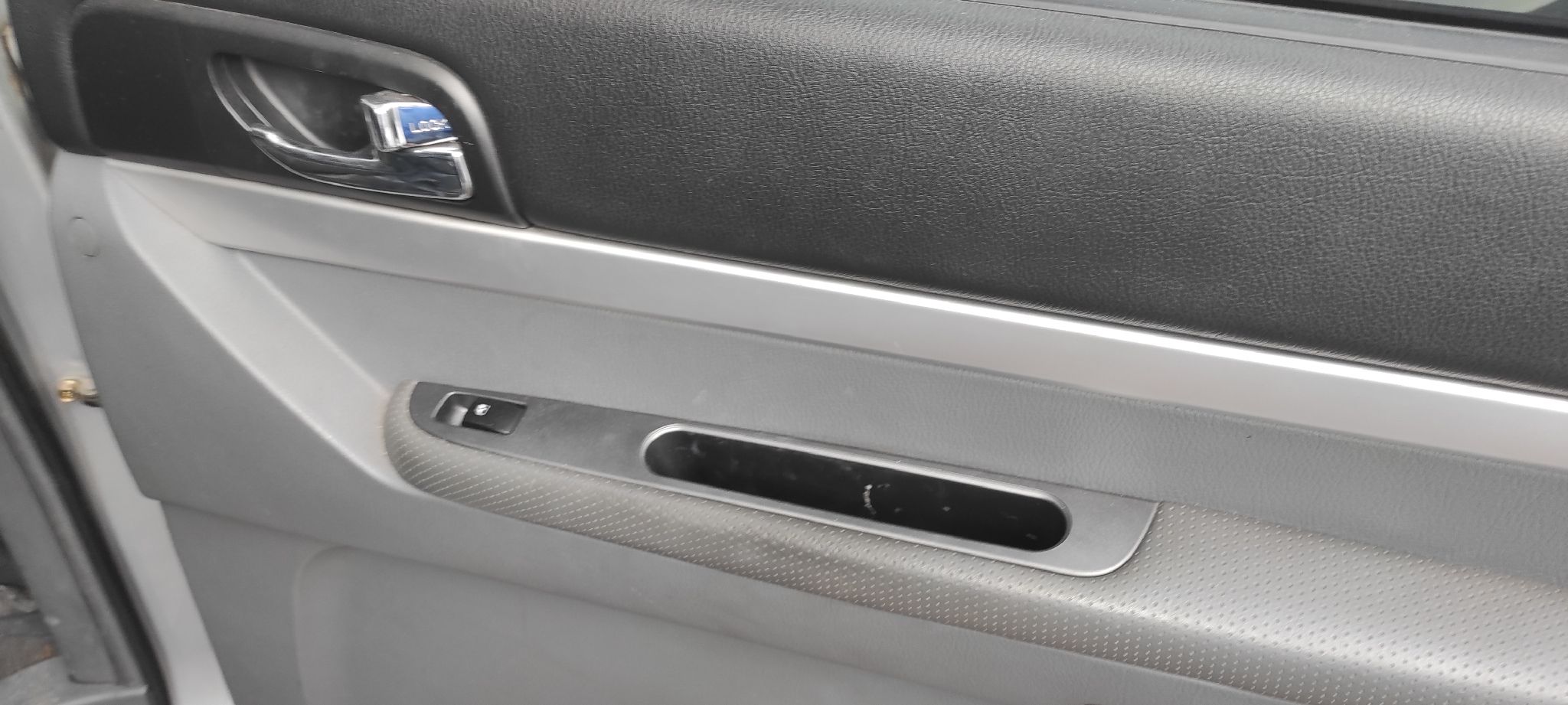 CINTURON DELANTERO IZQUIERDO SSANGYONG RODIUS - vista 8