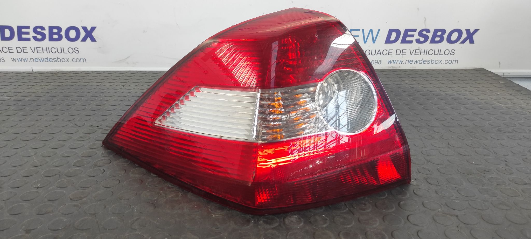 PILOTO TRASERO IZQUIERDO RENAULT MEGANE II BERLINA 3P